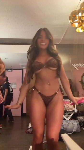 Full leaked Maiawallll private onlyfans photo