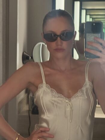 Full leaked Maika monroe private onlyfans photo