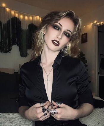 MaisieLynnie
