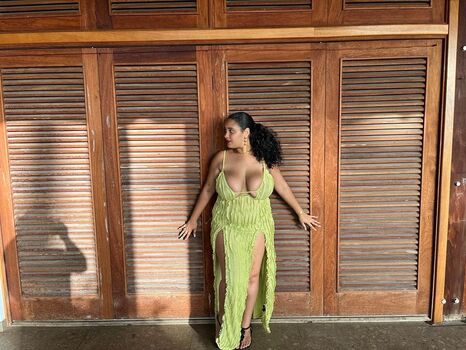 Full leaked Maissaine eml private onlyfans photo