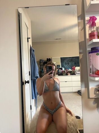 Full leaked Makenna dean page private onlyfans photo
