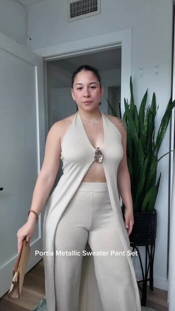 Full leaked Maleni cruz page private onlyfans photo