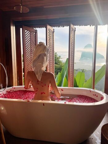 Full leaked Malibuthegirl private onlyfans photo