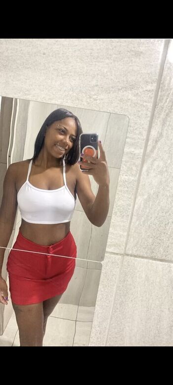 Full leaked Malukinha private onlyfans photo