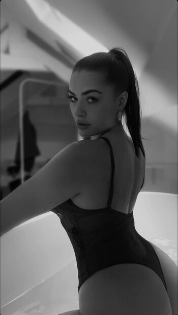 Full leaked Manon didier private onlyfans photo