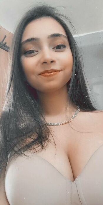 Full leaked Maryam ahmed page private onlyfans photo