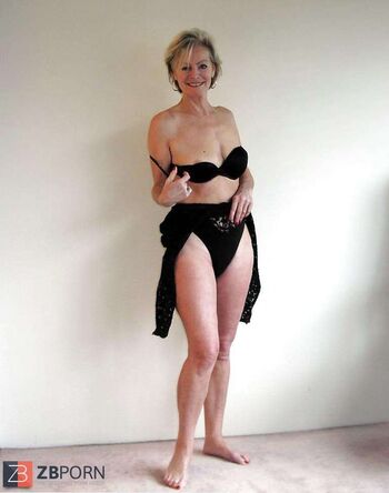 Full leaked Mature amateur private onlyfans photo