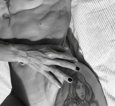 Full leaked Mature women private onlyfans photo