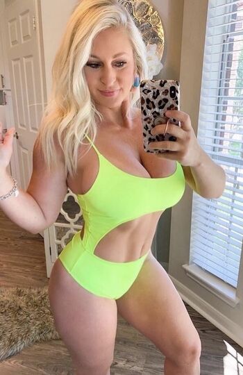 Full leaked Mature women page private onlyfans photo