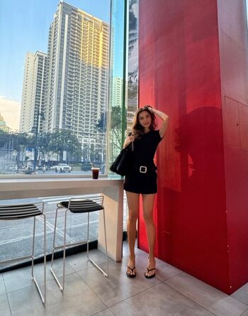 Maureen Montagne (Miss Globe 2021)