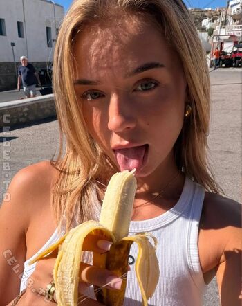 Full leaked Maxima mclk page private onlyfans photo