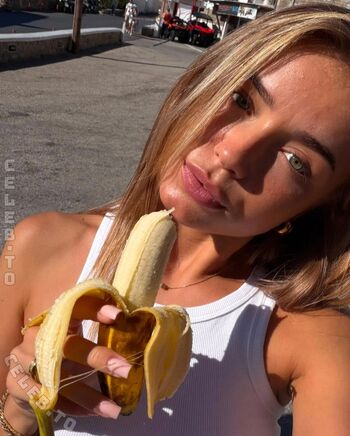 Full leaked Maxima mclk page private onlyfans photo