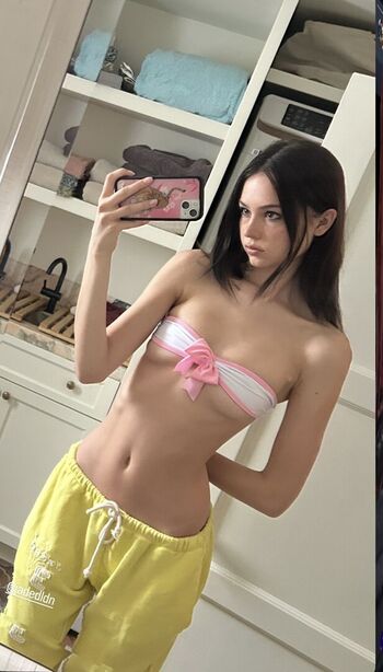 Mazzy Joya / mazzyjoya / petalspliff