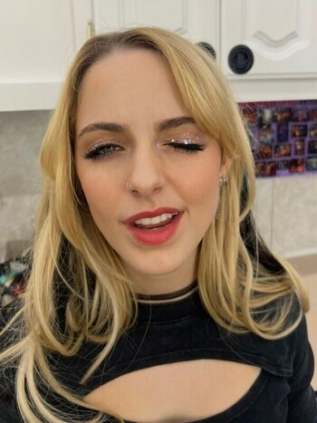 Full leaked Mckenna grace page private onlyfans photo