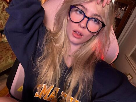 Full leaked Mckennabull page private onlyfans photo