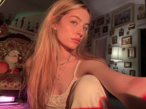 Full leaked Mckennabull private onlyfans photo