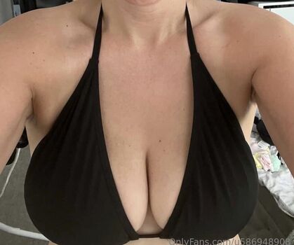 Melanie Melons