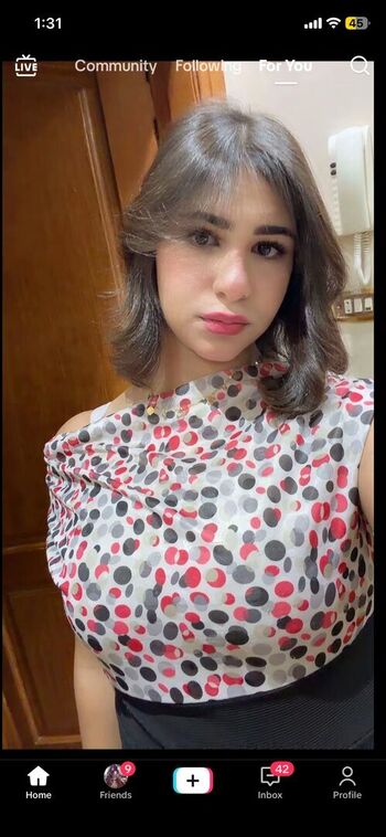 Melek Azad