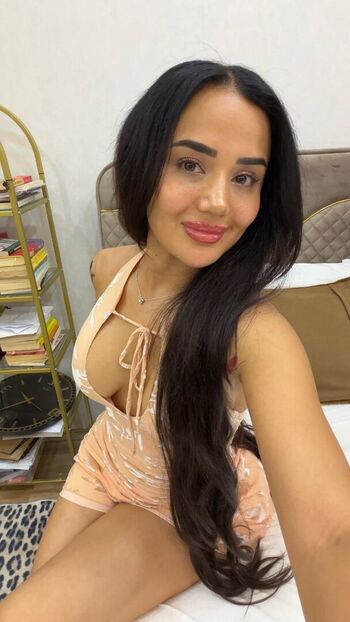 Melek Azad