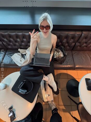 Full leaked Merleperle private onlyfans photo