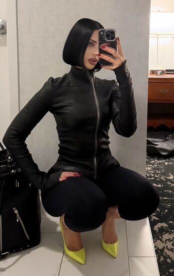Full leaked Mez afram page private onlyfans photo