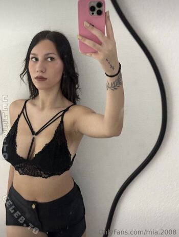 Full leaked Mia private onlyfans photo