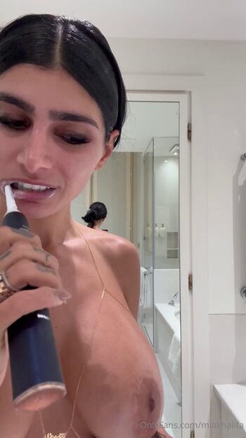 Full leaked Mia khalifa private onlyfans photo