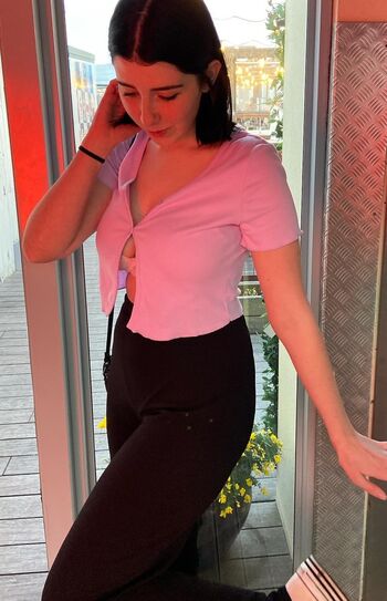 Full leaked Mia noble page private onlyfans photo