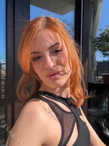 Full leaked Mia stone page private onlyfans photo