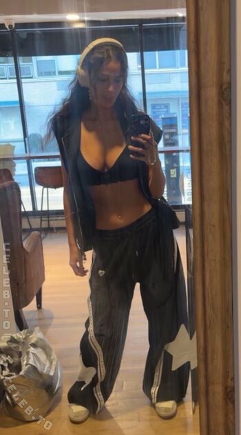 Full leaked Mia wynn page private onlyfans photo