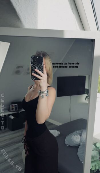 Full leaked Miaa rlt private onlyfans photo