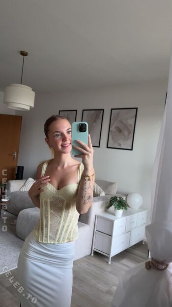 Full leaked Miaa rlt private onlyfans photo