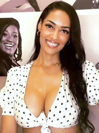 Full leaked Micaela reis page private onlyfans photo