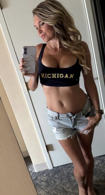 Full leaked Michellek private onlyfans photo