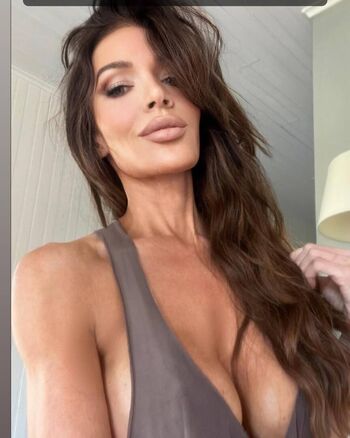 Full leaked Mikkichernoffmoore private onlyfans photo