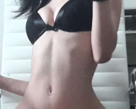 Full leaked Mikugelic private onlyfans photo