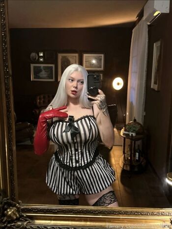 Full leaked Mila volker private onlyfans photo