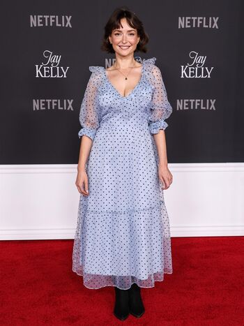 Milana Vayntrub