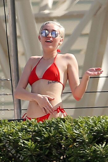 Full leaked Miley cyrus page private onlyfans photo