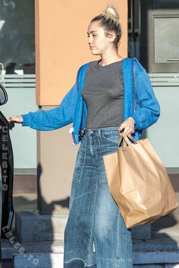 Full leaked Miley cyrus page private onlyfans photo