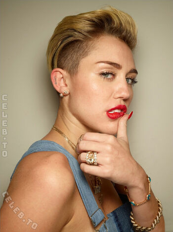 Full leaked Miley cyrus page private onlyfans photo