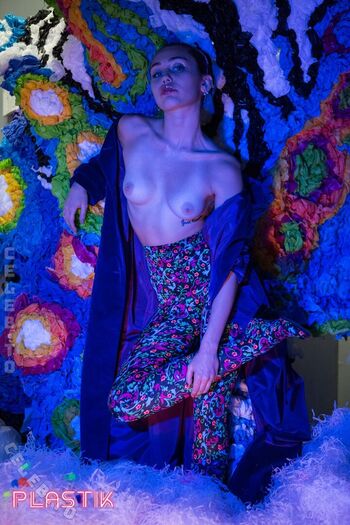 Full leaked Miley cyrus page private onlyfans photo