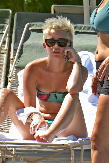 Full leaked Miley cyrus page private onlyfans photo