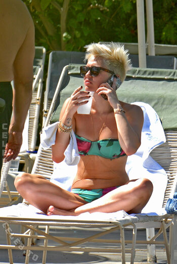 Full leaked Miley cyrus page private onlyfans photo