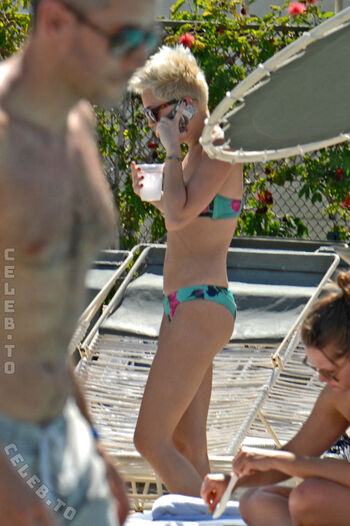 Full leaked Miley cyrus page private onlyfans photo