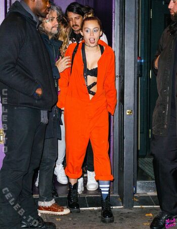 Full leaked Miley cyrus page private onlyfans photo