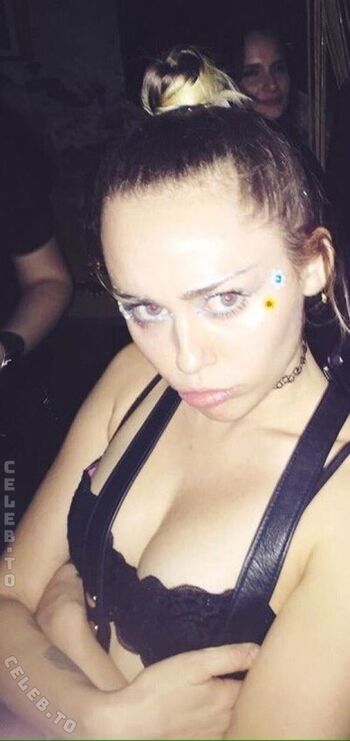 Full leaked Miley cyrus page private onlyfans photo