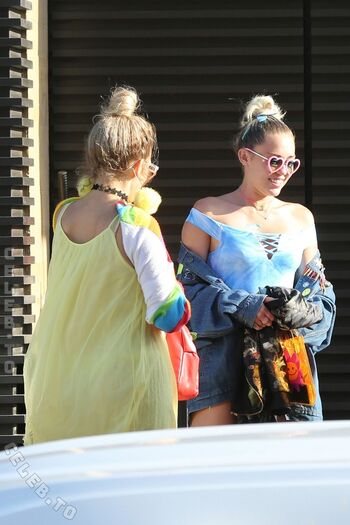 Full leaked Miley cyrus page private onlyfans photo