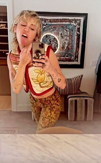 Full leaked Miley cyrus page private onlyfans photo