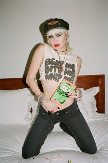 Full leaked Miley cyrus private onlyfans photo